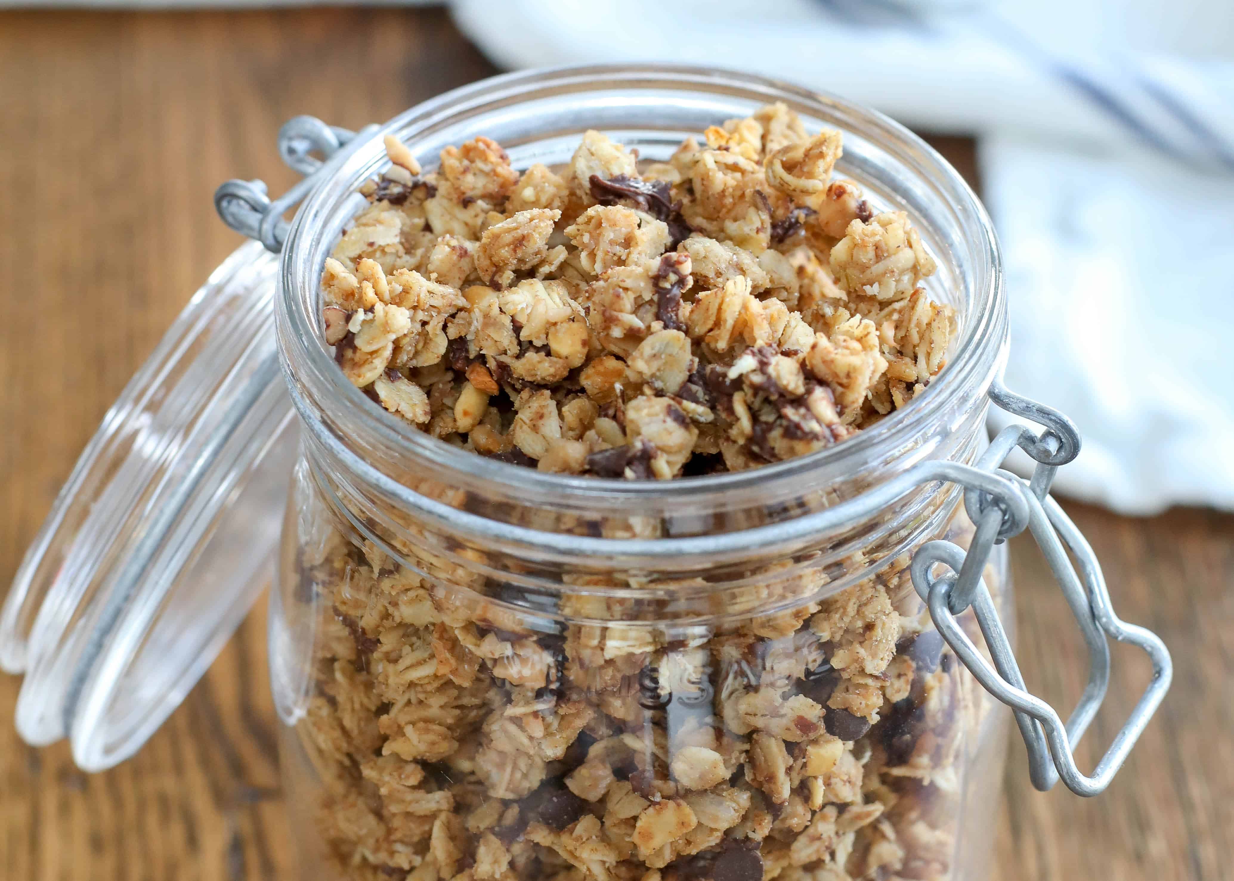 Slow Cooker Peanut Butter Chocolate Chip Granola: Easiest Recipe